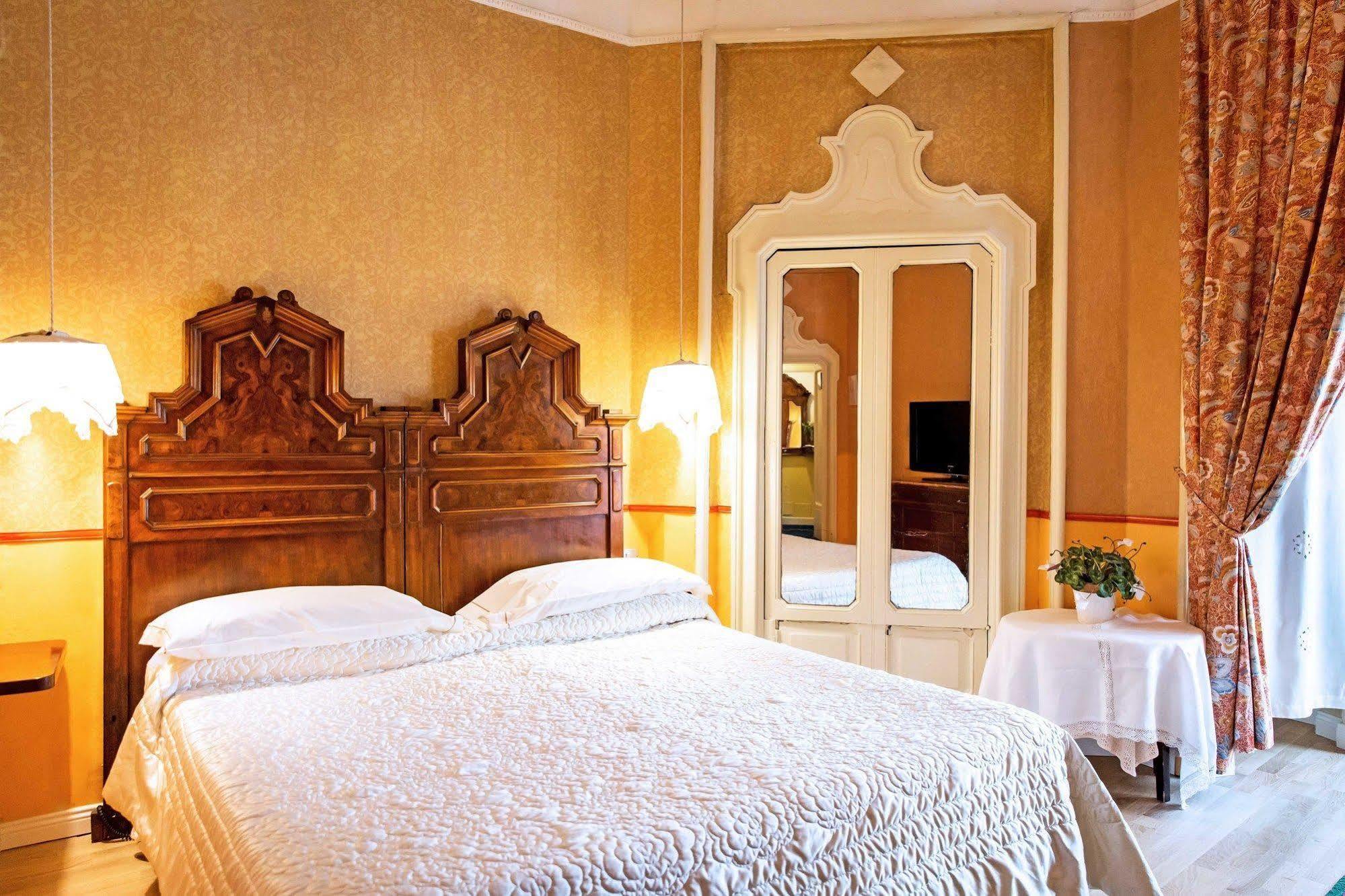 Antica Locanda Solferino Милано Екстериор снимка